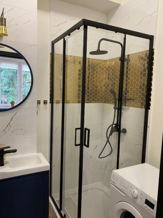 Przytulny I Nowoczesny Apartament Malgosi, 10 Min Pieszo Od Dworca I Galerii Katowice Bagian luar foto