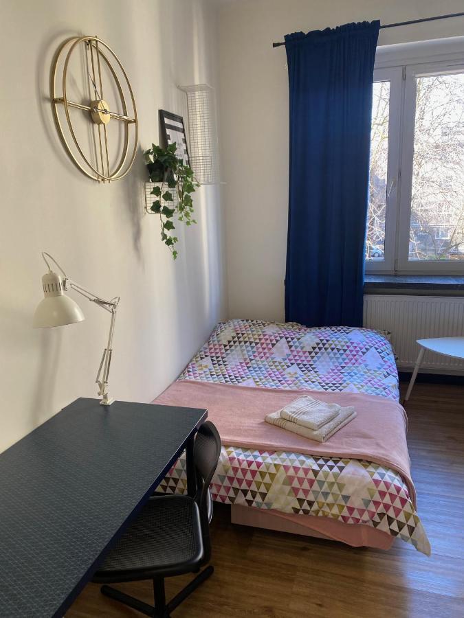Przytulny I Nowoczesny Apartament Malgosi, 10 Min Pieszo Od Dworca I Galerii Katowice Bagian luar foto