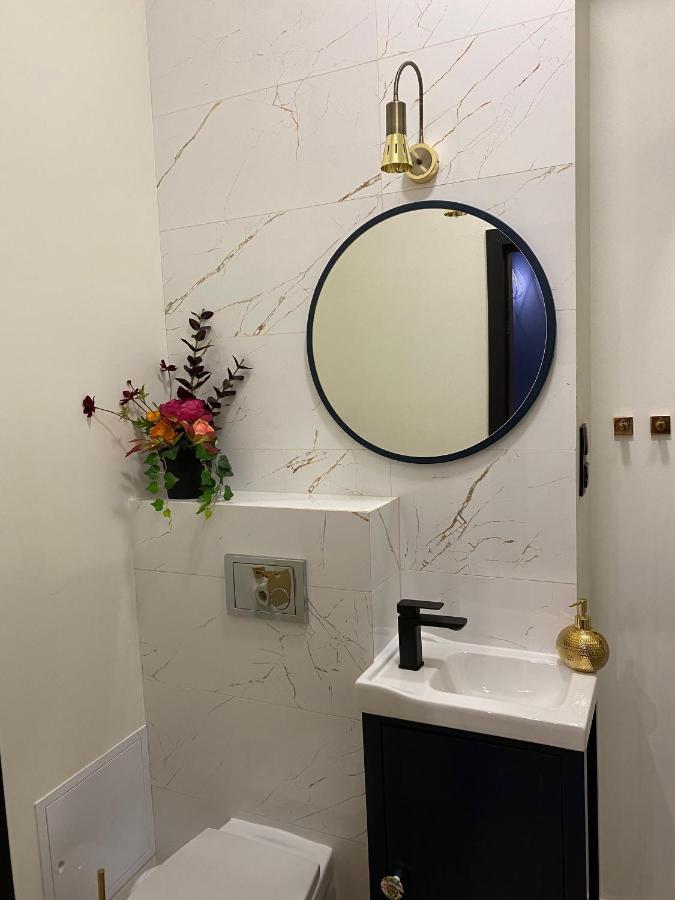 Przytulny I Nowoczesny Apartament Malgosi, 10 Min Pieszo Od Dworca I Galerii Katowice Bagian luar foto